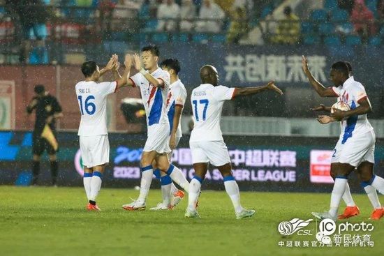 男女黄床上色视频