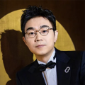 在公厕被灌满jing液绑在公厕